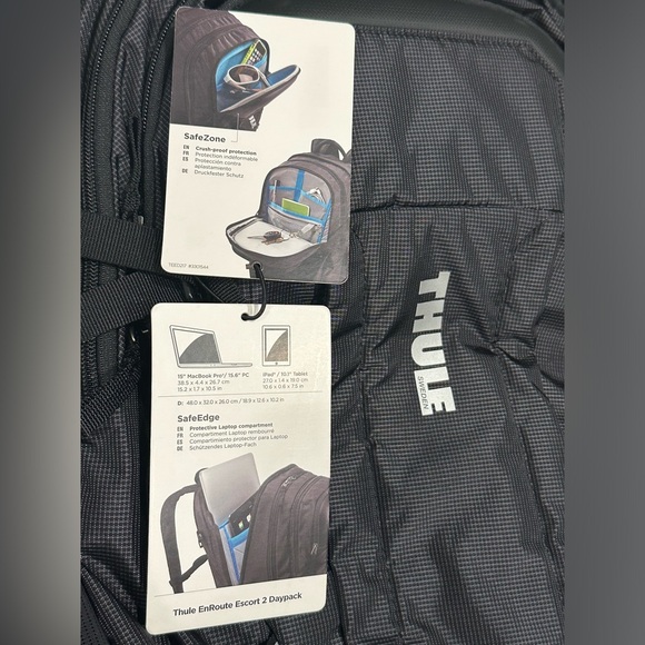 Thule EnRoute Escort 2 Daypack, Black - BRAND NEW - Picture 3 of 8